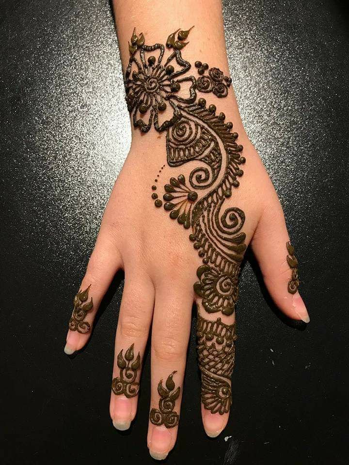 Nosheen's Eyebrow Threading & Henna Designs